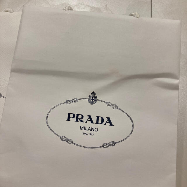 PRADA(プラダ)のPRADA 紙袋2枚セット  レディースのバッグ(ショップ袋)の商品写真