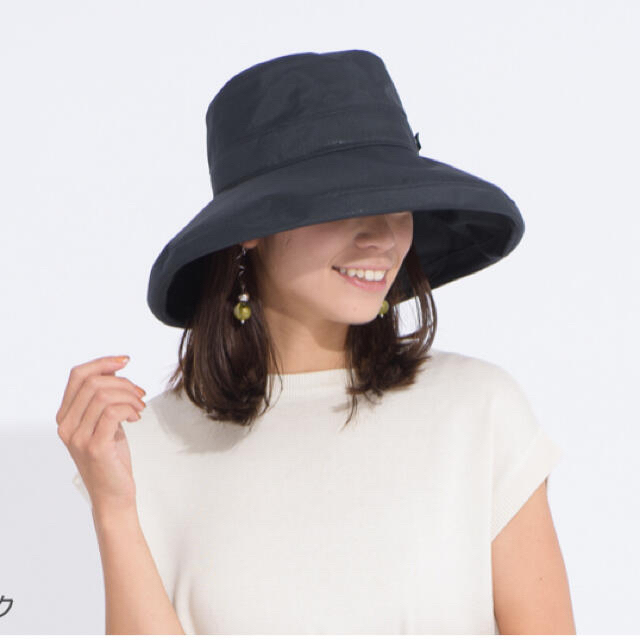 サンバリア100トラベルハット　未使用ブラック Mサイズ レディースの帽子(ハット)の商品写真