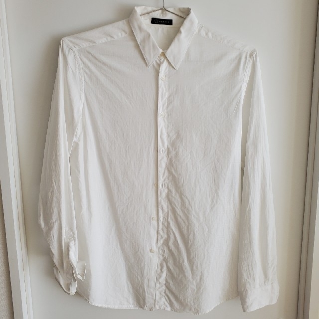 VERSACE(ヴェルサーチ)のVERSACE ベルサーチ 白シャツ　ドレスシャツ メンズのトップス(シャツ)の商品写真
