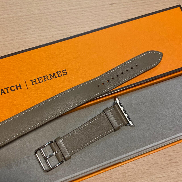 Apple Watch(アップルウォッチ)のApple Watch HERMES ドゥブルトゥール  エトゥープ スマホ/家電/カメラのスマホアクセサリー(その他)の商品写真