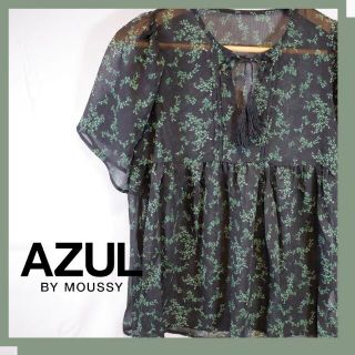 アズールバイマウジー(AZUL by moussy)のAZUL BY MOUSSY　リーフ柄楊柳スキッパーブラウス　黒　緑　夏(シャツ/ブラウス(半袖/袖なし))