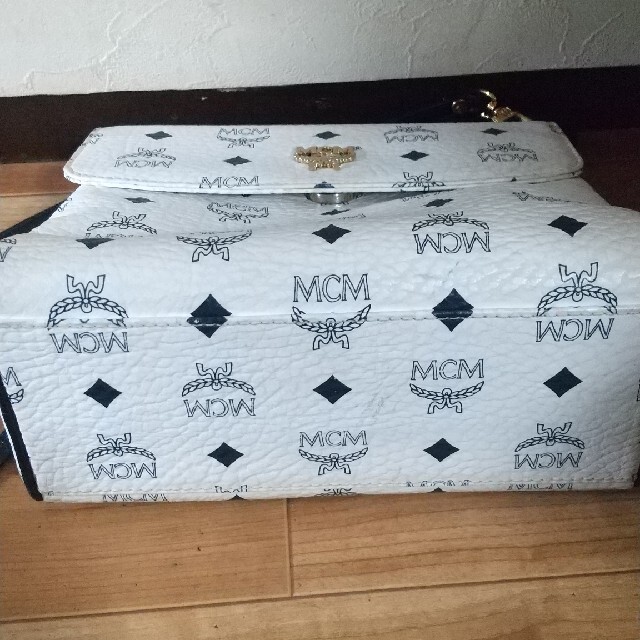 MCM(エムシーエム)のMCM2wayショルダーバッグ レディースのバッグ(ショルダーバッグ)の商品写真