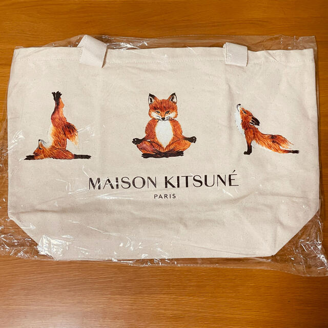 MAISON KITSUNE'(メゾンキツネ)のメゾンキツネ　キャンバス　トートバッグ レディースのバッグ(トートバッグ)の商品写真