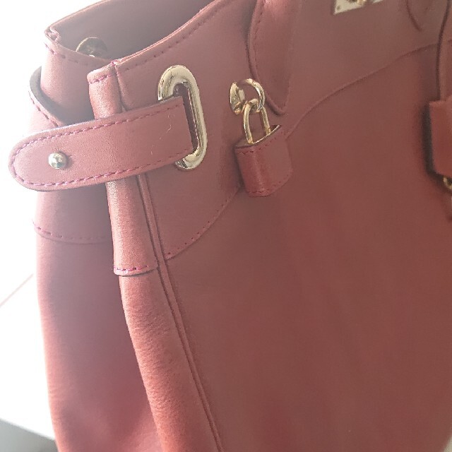 濱野皮革工藝/HAMANO(ハマノヒカクコウゲイ)の濱野 オールレザー ハンドバッグ バーキン デザイン レディースのバッグ(ハンドバッグ)の商品写真
