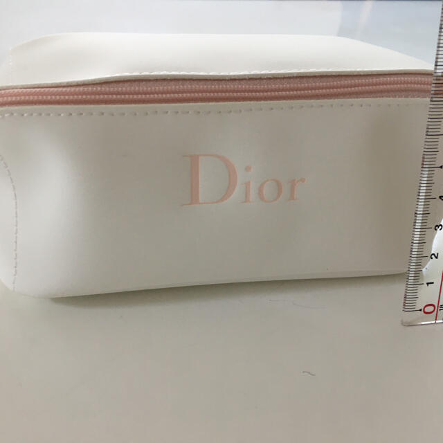 Christian Dior(クリスチャンディオール)のディオール  ポーチ　ホワイト　新品未使用　 レディースのファッション小物(ポーチ)の商品写真