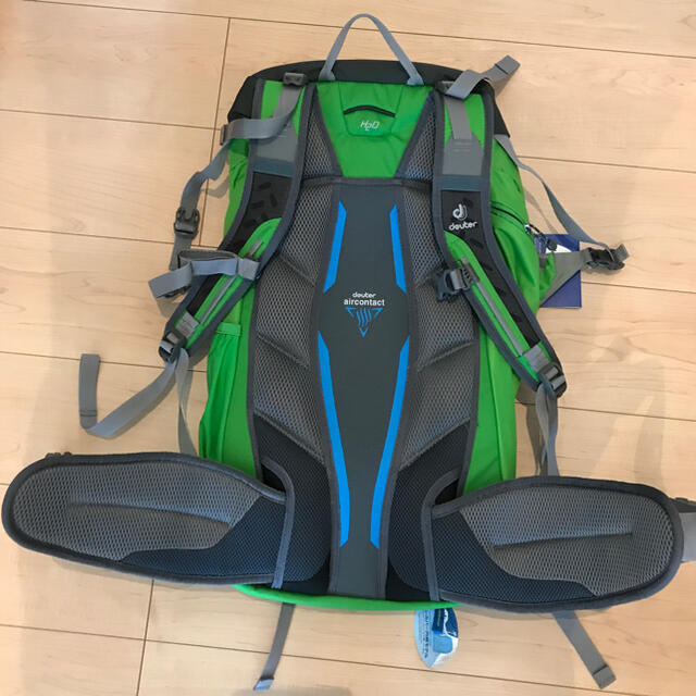 Deuter(ドイター)の限定　ドイター・ACTトレイルプロ40  ¥9,999→8,999→8,000円 スポーツ/アウトドアのアウトドア(登山用品)の商品写真