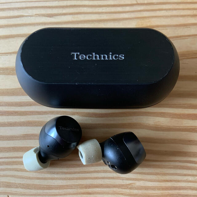 Miha様専用　TECHNICS BluetoothEAH-AZ70W 新品同様 スマホ/家電/カメラのオーディオ機器(ヘッドフォン/イヤフォン)の商品写真