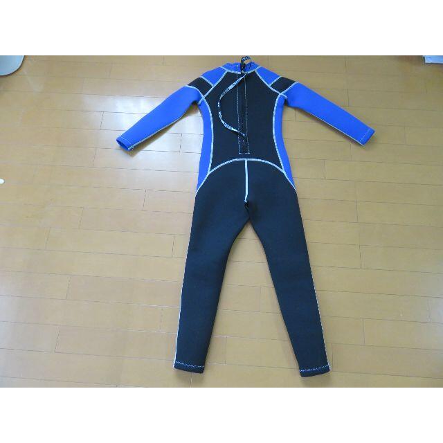 ウェットスーツ　2.5㎜　子供用　128-135cm スポーツ/アウトドアのスポーツ/アウトドア その他(マリン/スイミング)の商品写真