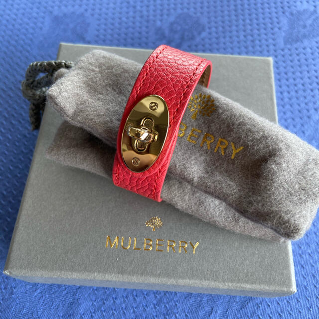 Mulberry(マルベリー)の新品！マルベリー　レザーブレスレット　未使用箱有り　アウトレット品 レディースのアクセサリー(ブレスレット/バングル)の商品写真