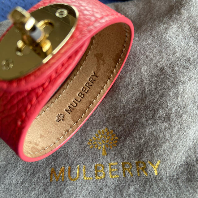 Mulberry(マルベリー)の新品！マルベリー　レザーブレスレット　未使用箱有り　アウトレット品 レディースのアクセサリー(ブレスレット/バングル)の商品写真