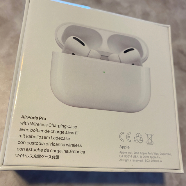 Apple(アップル)のApple AirPods Pro 新品未開封　 スマホ/家電/カメラのオーディオ機器(ヘッドフォン/イヤフォン)の商品写真