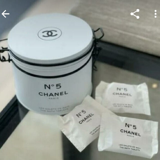 CHANEL(シャネル)のシャネル N°5 ザ バス タブレット コスメ/美容のボディケア(入浴剤/バスソルト)の商品写真