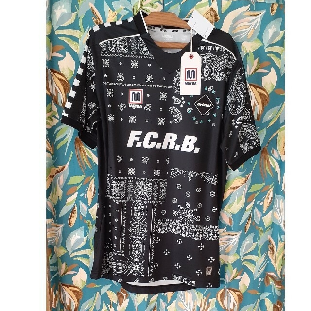 F.C.R.B.(エフシーアールビー)のF.C.R.B.バンダナ柄ペイズリー柄TシャツSサイズ メンズのトップス(Tシャツ/カットソー(半袖/袖なし))の商品写真