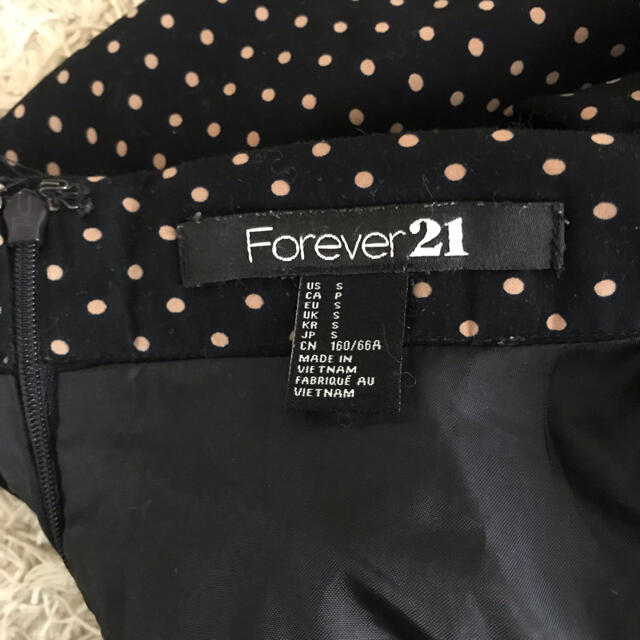 FOREVER 21(フォーエバートゥエンティーワン)のForever21 ブラック×オレンジブラウンドット　フレアミニスカート レディースのスカート(ミニスカート)の商品写真