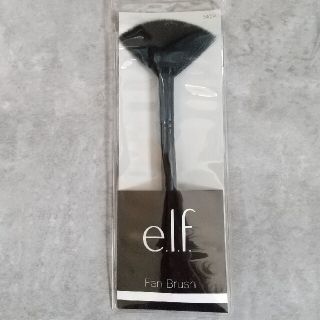 エルフ(elf)の【新品・未使用】e.l.f. ハイライト用ブラシ(チーク/フェイスブラシ)