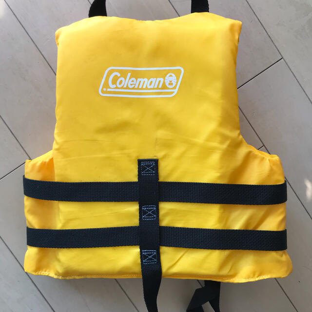 Coleman(コールマン)の【ダフネ様専用】コールマン　ライフジャケット　子供用 スポーツ/アウトドアのスポーツ/アウトドア その他(マリン/スイミング)の商品写真