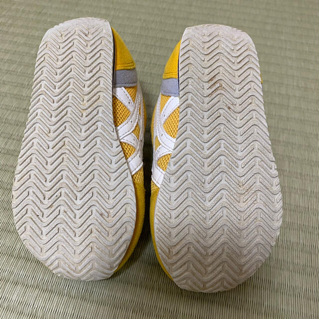 asics(アシックス)のアシックス　15.5センチ キッズ/ベビー/マタニティのキッズ靴/シューズ(15cm~)(スニーカー)の商品写真