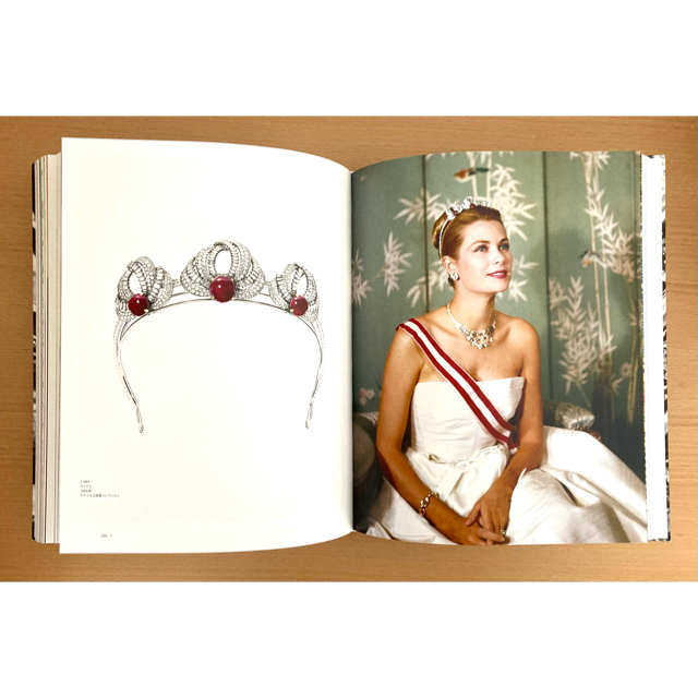 Cartier - 【図録】【カルティエ展】時の結晶 展覧会公式の通販 Cartier - 【図録】【カルティエ展】時の結晶 展覧会公式の通販