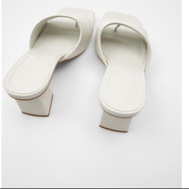 ZARA(ザラ)のZARA 新品未使用　サンダル　ミュール　ホワイト レディースの靴/シューズ(サンダル)の商品写真