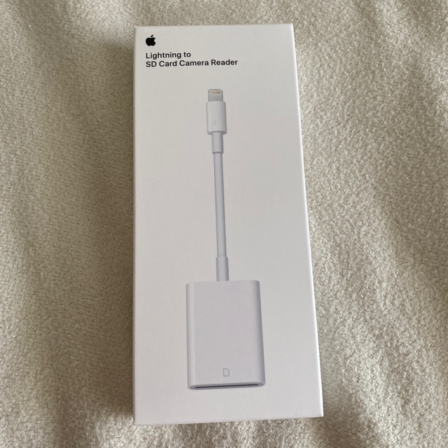 Apple(アップル)のApple Lightning SDカードカメラリーダー スマホ/家電/カメラのスマホアクセサリー(その他)の商品写真