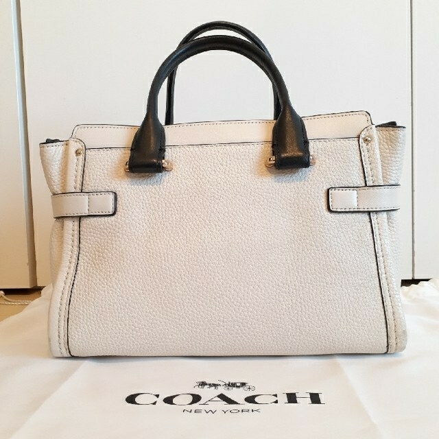 COACH(コーチ)のCOACH コーチ スワッガーキャリーオール 27 2wayショルダーバッグ   レディースのバッグ(ショルダーバッグ)の商品写真