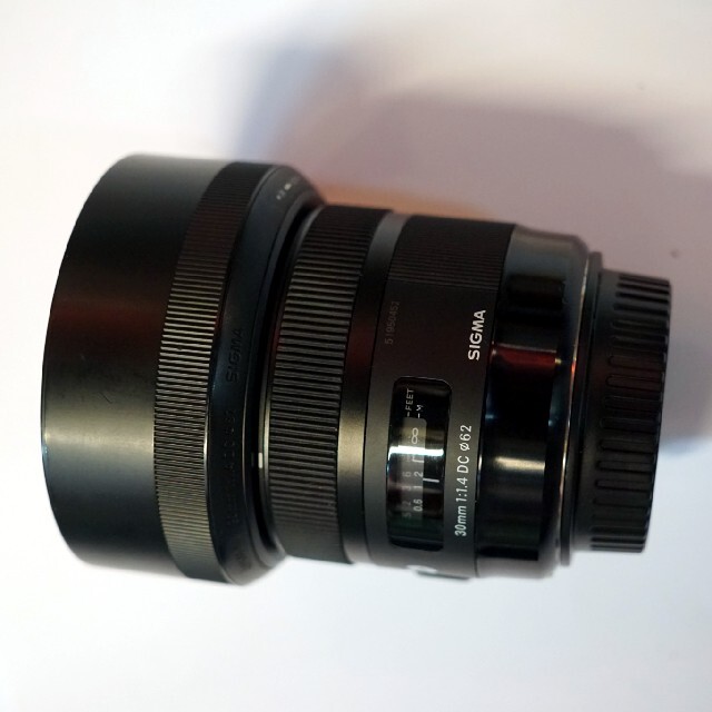 SIGMA(シグマ)のSIGMA シグマ 30mm F1.4 DC HSM Canon EFマウント スマホ/家電/カメラのカメラ(レンズ(単焦点))の商品写真