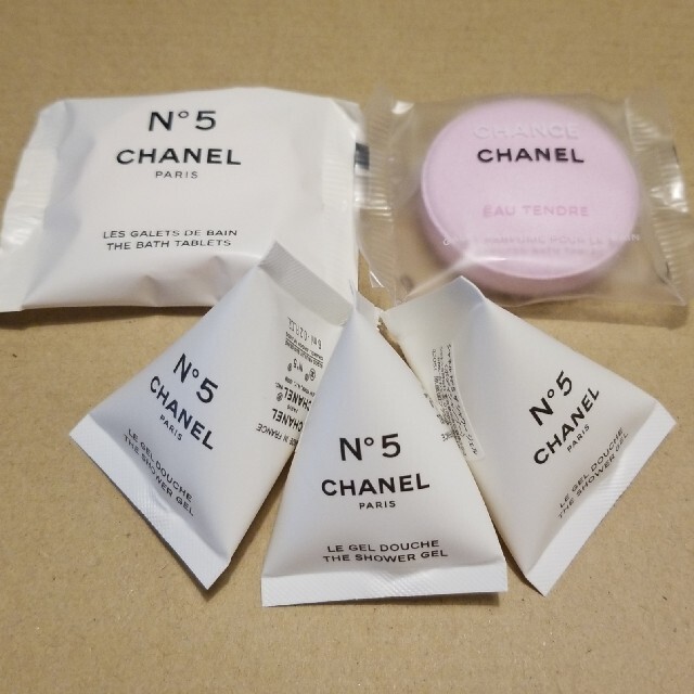 CHANEL(シャネル)のシャネル バスタブレット シャワージェル セット コスメ/美容のボディケア(入浴剤/バスソルト)の商品写真