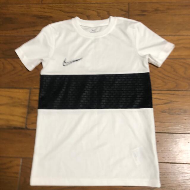 NIKE(ナイキ)のnike ドライフィット　xs 120〜130くらい キッズ/ベビー/マタニティのキッズ服男の子用(90cm~)(Tシャツ/カットソー)の商品写真