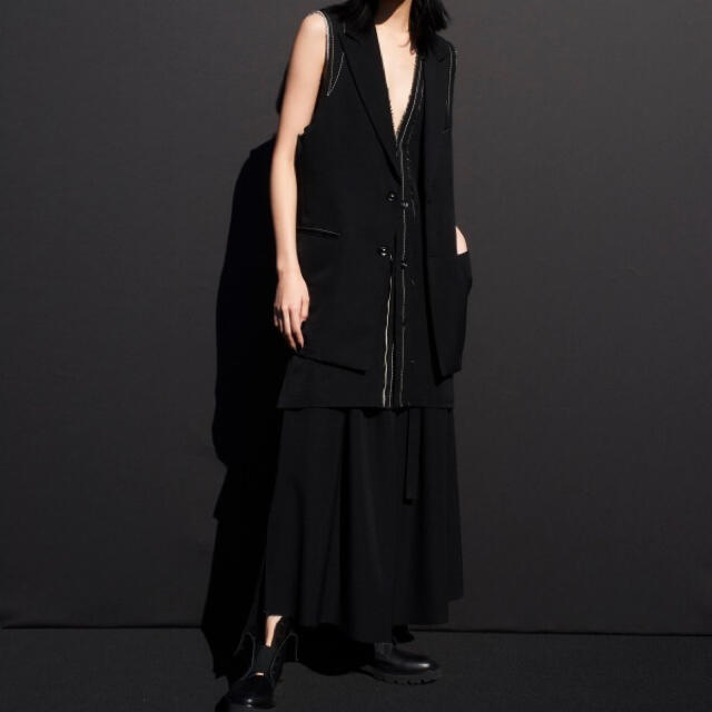 Yohji Yamamoto(ヨウジヤマモト)のB  yohji yamamoto 2019SS ベスト　紺色 レディースのトップス(ベスト/ジレ)の商品写真