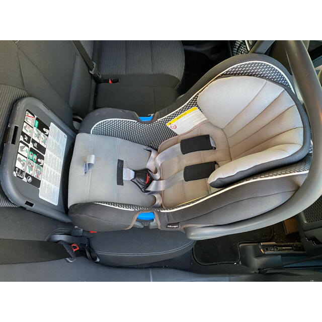Volkswagen(フォルクスワーゲン)のチャイルドシート ワーゲン ISOFIX付 新生児 キッズ/ベビー/マタニティの外出/移動用品(自動車用チャイルドシート本体)の商品写真