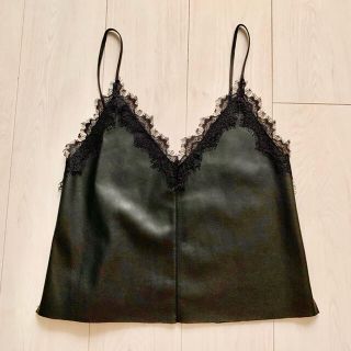 ザラ(ZARA)のザラ ZARA 合皮レースキャミソール 黒 ブラック(シャツ/ブラウス(半袖/袖なし))