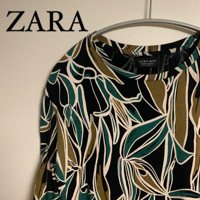 ZARA(ザラ)のZARA ザラ　総柄　ボタニカル　Tシャツ　黒　サイズM メンズのトップス(Tシャツ/カットソー(半袖/袖なし))の商品写真