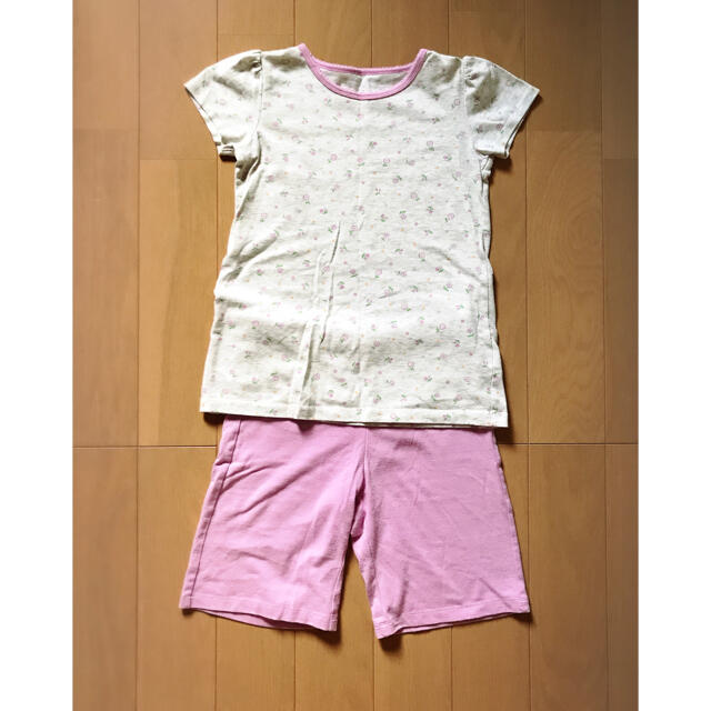 UNIQLO(ユニクロ)のUNIQLO  パジャマ　110cm〜125cm キッズ/ベビー/マタニティのキッズ服女の子用(90cm~)(パジャマ)の商品写真