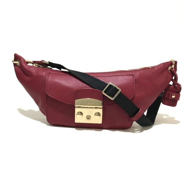 フルラ FURLA メトロポリス エイミー 835283 ボディバッグ メンズ レディース ウエストバッグ レザー レッド レッド 美品