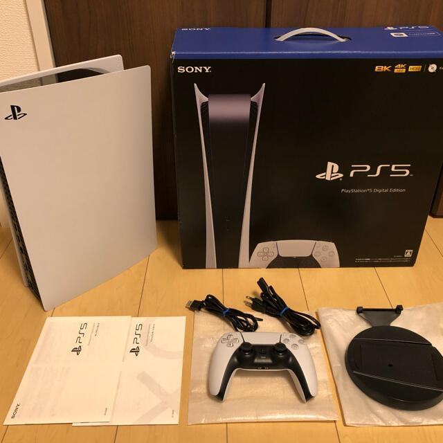 PlayStation(プレイステーション)のSONY PlayStation5 CFI-1000B01 デジタルエディション エンタメ/ホビーのゲームソフト/ゲーム機本体(家庭用ゲーム機本体)の商品写真