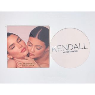 カイリーコスメティックス(Kylie Cosmetics)のKylie Cosmetics x Kendall フィニッシュパウダー(フェイスパウダー)