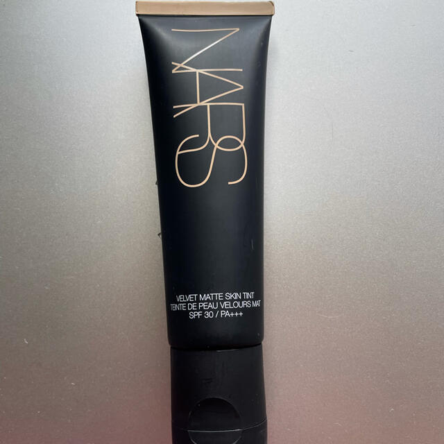 NARS(ナーズ)のナーズ　リキッド　ファンデーション コスメ/美容のベースメイク/化粧品(ファンデーション)の商品写真