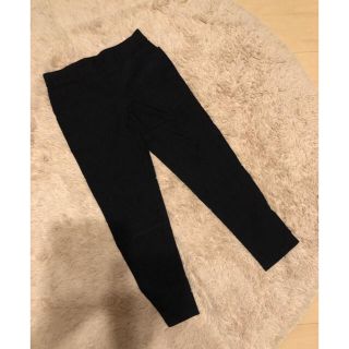 黒のパンツ(カジュアルパンツ)