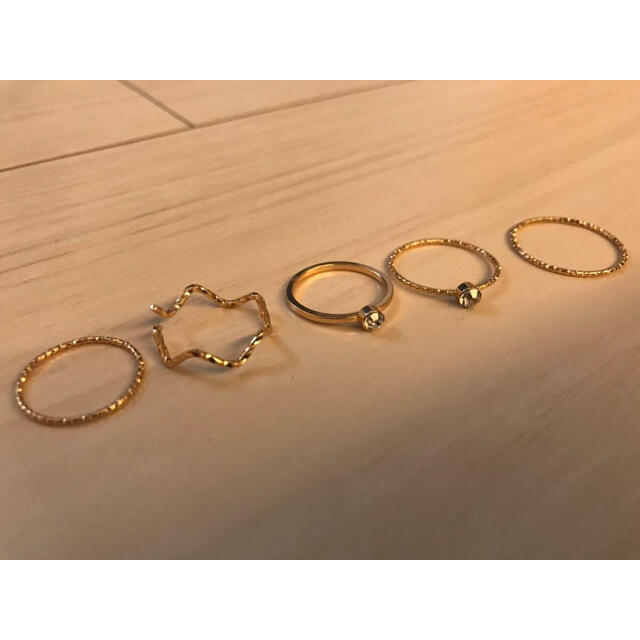 ゴールドリング 5本セット ♡可愛い♡ オシャレ トゥリング レディースのアクセサリー(リング(指輪))の商品写真