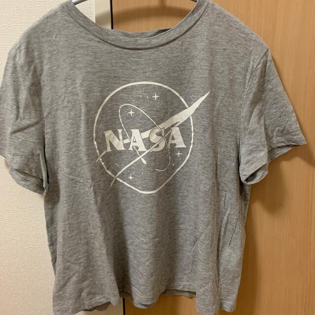 H&M(エイチアンドエム)の★モリーナ様専用★H&M  ★NASA★Tシャツ2枚セット レディースのトップス(Tシャツ(半袖/袖なし))の商品写真