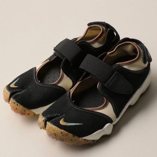 ナイキ(NIKE)のNIKE WMNS AIR RIFT OFF NOIR エアリフト 24(サンダル)