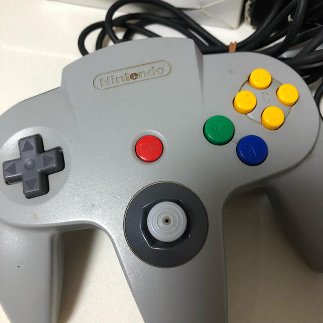 NINTENDO 64(ニンテンドウ64)のロクヨン コントローラー ソフト まとめ売り 送料込 エンタメ/ホビーのゲームソフト/ゲーム機本体(家庭用ゲーム機本体)の商品写真