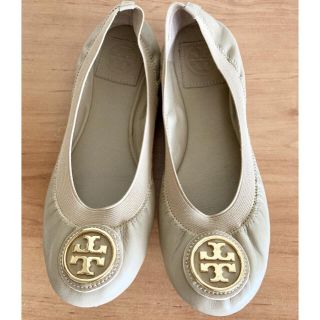 トリーバーチ(Tory Burch)のトリーバーチ　フラットシューズ　ベージュ(バレエシューズ)