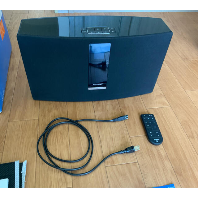 BOSE(ボーズ)のBOSE ボーズ SoundTouch 30 Series III レシート有り スマホ/家電/カメラのオーディオ機器(スピーカー)の商品写真