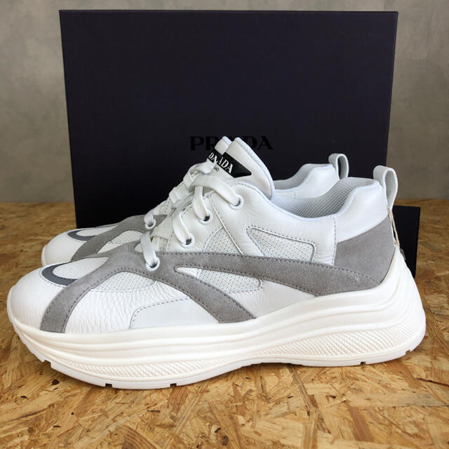 PRADA(プラダ)のPRADA プラダダッドスニーカーChunky Trainer Sneakers メンズの靴/シューズ(スニーカー)の商品写真