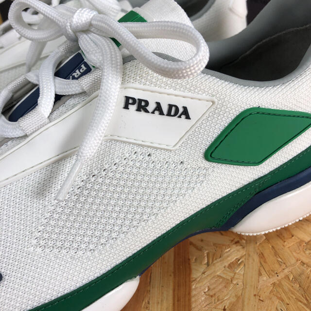 PRADA(プラダ)のPRADA プラダスニーカー　クラウドバストスニーカー　サイズ9.5 メンズの靴/シューズ(スニーカー)の商品写真