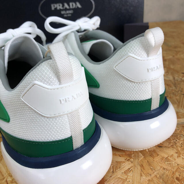 PRADA(プラダ)のPRADA プラダスニーカー　クラウドバストスニーカー　サイズ9.5 メンズの靴/シューズ(スニーカー)の商品写真