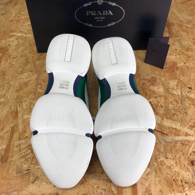 PRADA(プラダ)のPRADA プラダスニーカー　クラウドバストスニーカー　サイズ9.5 メンズの靴/シューズ(スニーカー)の商品写真