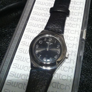 スウォッチ(swatch)のスウォッチ⁂黒時計⁂ 新品未使用(電池入(腕時計)
