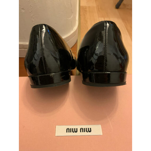 miumiu(ミュウミュウ)のmiumiuローファー レディースの靴/シューズ(ローファー/革靴)の商品写真